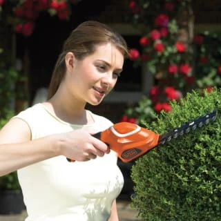 Black & Decker Shrub Shearer 2 Black & Decker Shrub Shearer - Image 2