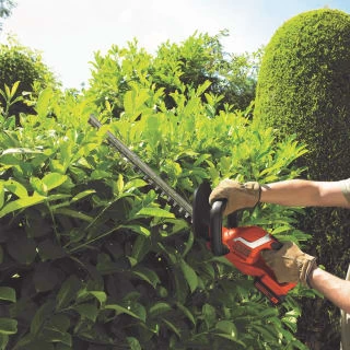 Black & Decker 18V Hedge Trimmer 2 Black & Decker 18V Hedge Trimmer - Image 2