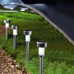 Eveready Mini Solar Lighting Posts 8pk - Colour Changing