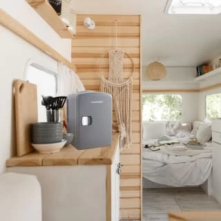 Blaupunkt 4L Mini Fridge 4 Blaupunkt 4L Mini Fridge - Image 4